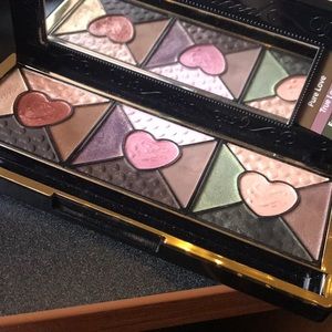 Love too faced palette